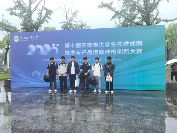 1749824191424000828.jpg 比赛.jpg